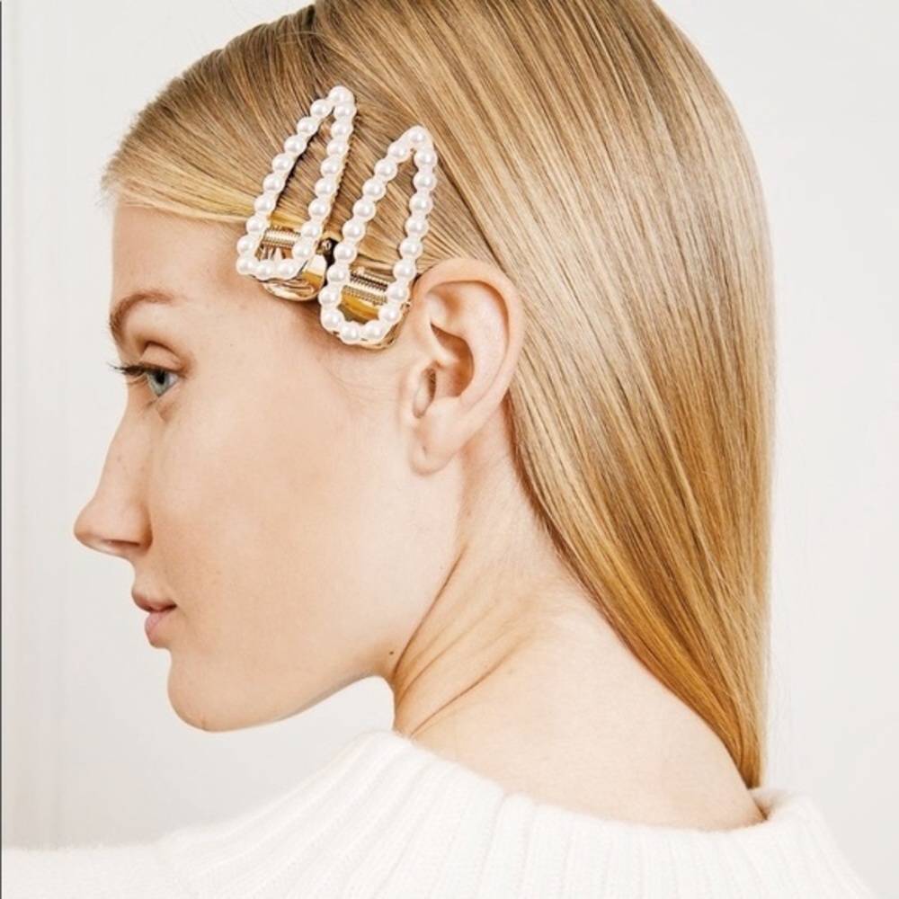 ⭐️3/$30 | Faux Pearl Hair Clips | Set of 2